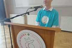 received_1513440653041563-1