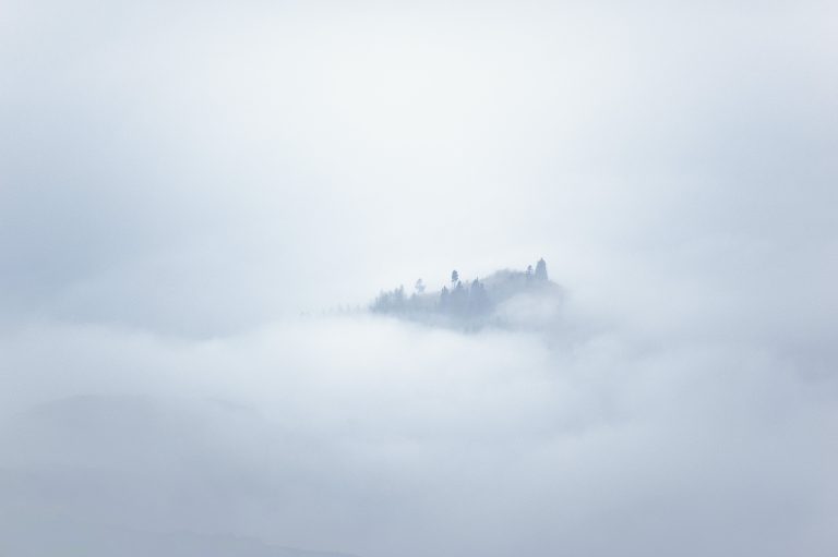 Mgła na wzgórzu