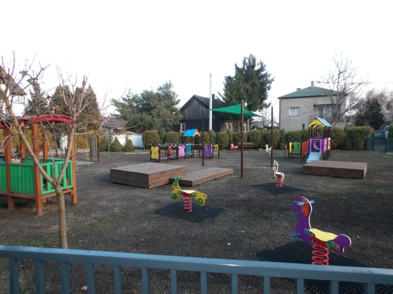 Plac zabaw przy przedszkolu Wierzchosławice